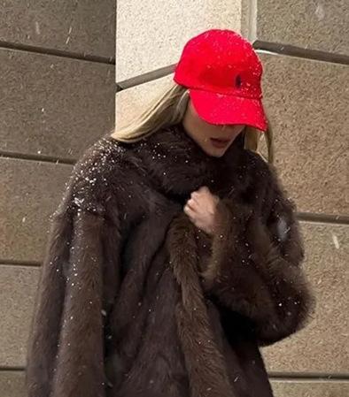 Autumn And Winter Women'S White Background Black Tip European And American Medium And Long Suit Coat Coat Artificial Fur Imitation Fur Coat