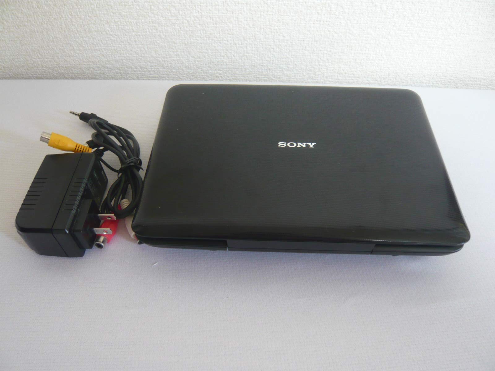 

Портативний DVD-плеєр Sony 9V Black C DVP-FX980 чорний