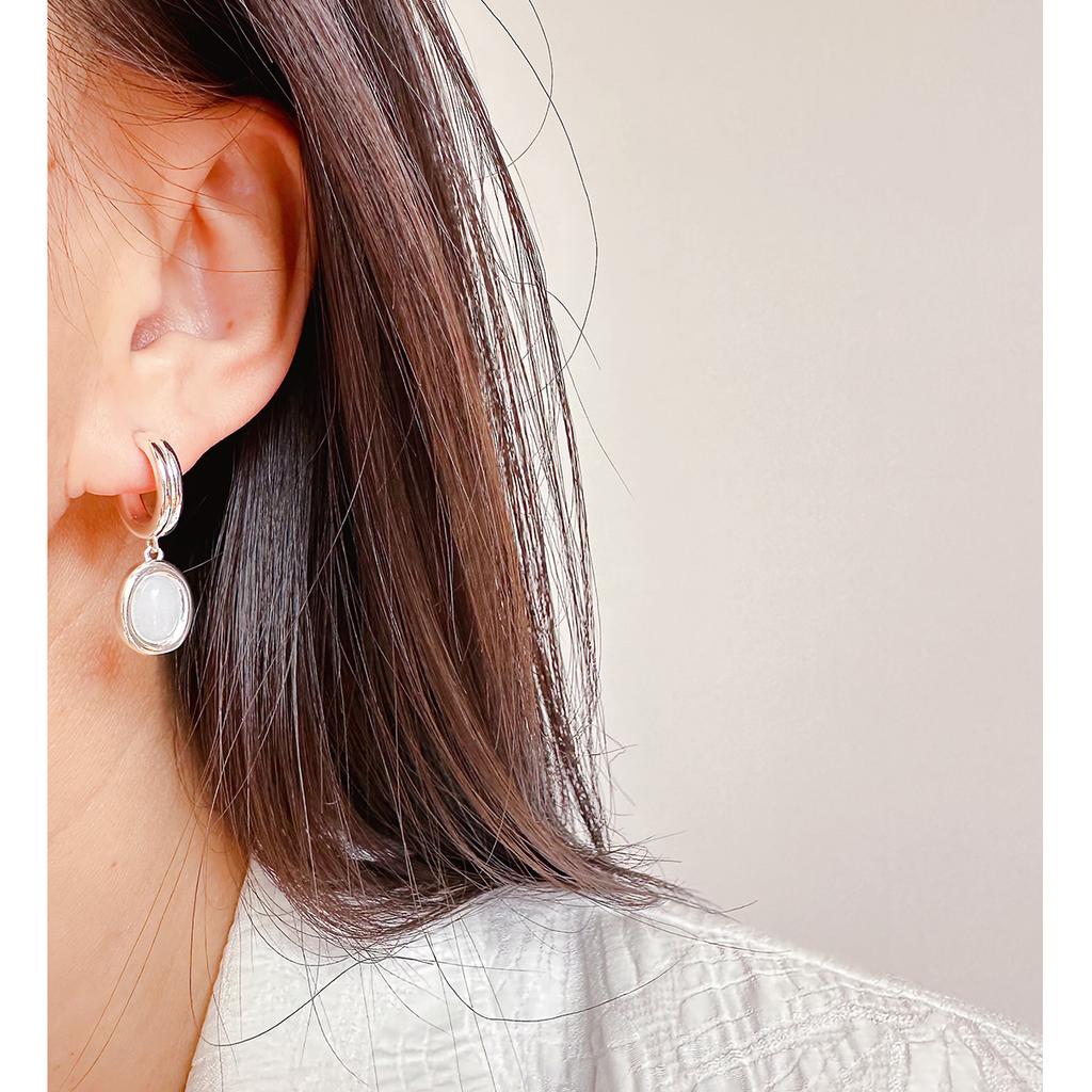 Korean Premium Cold Silver Oval Natural Stone Earrings Simple Versatile Stud Earrings Silver Needle 500