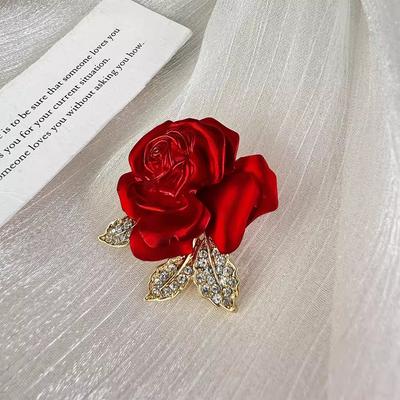 Chinese Red Rose Flower Brooch High-End Women'S Wedding Brooch Pin Exquisite Temperament Suit Coat Accessories