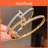 Bracciale a Manetta Martellato Placcato Oro 18k con Zirconi per Donna Elegante Accessorio di Moda