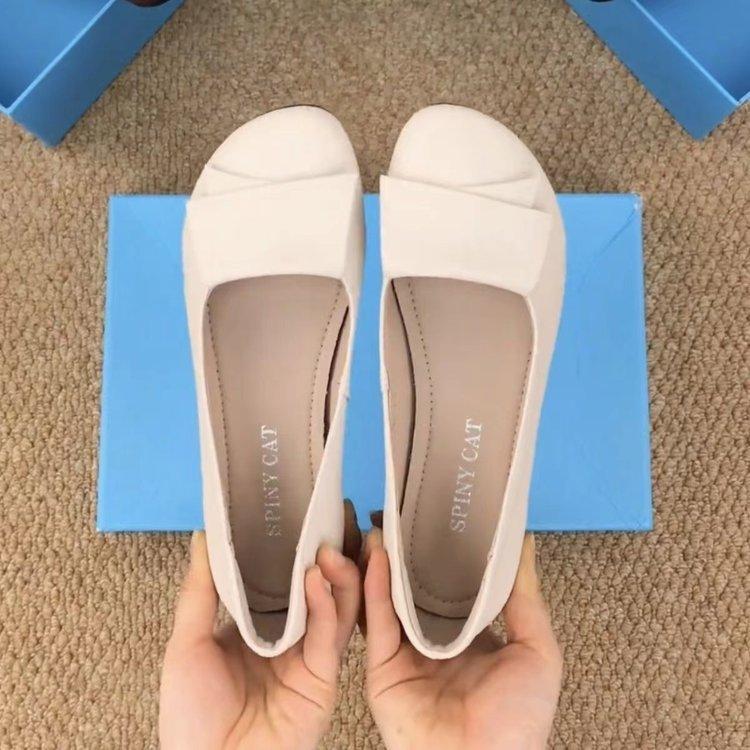 2024 Spring and Autumn New Shallow Mouth Single Shoes Women's Soft-soled Mom Soft Leather Women's Flat-soled Non-slip Small Leather Shoes Round Head D