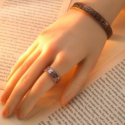 Antiker roter Kupfer Pflaumenblüten Offener Armreif Ring Set Retro Einfach Magnet Energie Armreif Ring