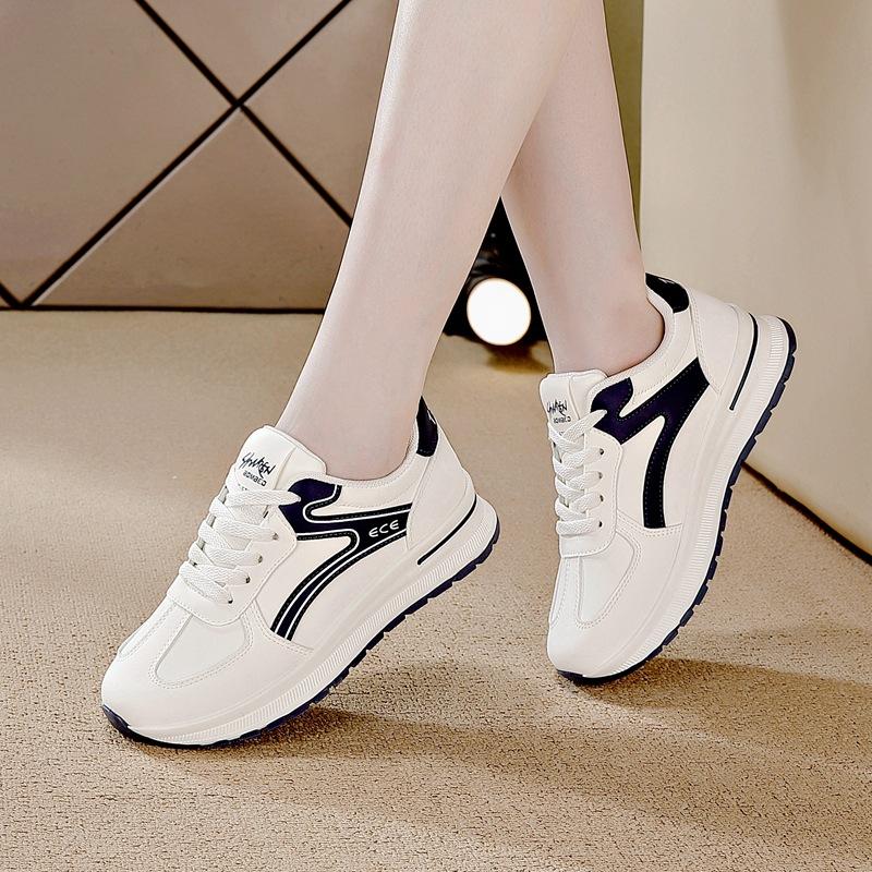 

Large size flat-soled sneakers, small white shoes, lightweight soft-soled non-slip shoes for women, autumn board shoes, casual board shoes for women 42