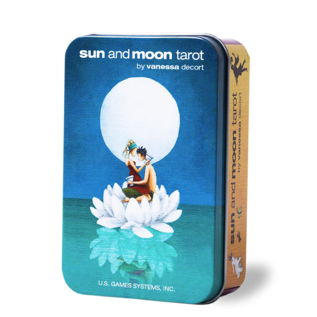 Design That Expands Your Sun and Moon Tarot a with Japanese Instructions [Soft Imagination] (in Tin)