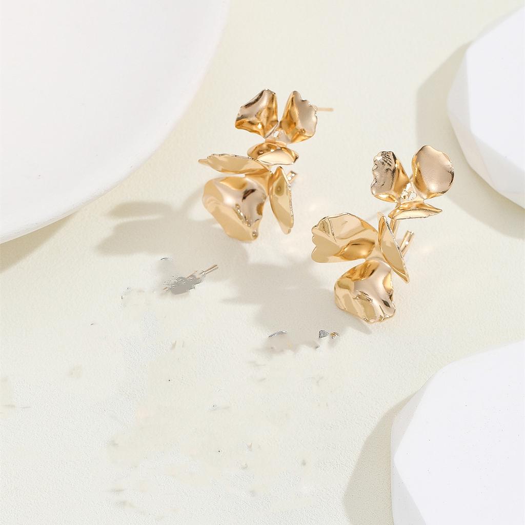 European and American Jewelry, Golden Flower Earrings, Unique Design Temperament, Beautiful Earrings, Women's High-end Light Luxury Earrings
