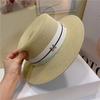 Sommerstrohhüte für Männer Frauen Banddekoration Elegantes Damen-Partykleid Flache Kappe Reise Strand Sonnenhut Chapeau Femme