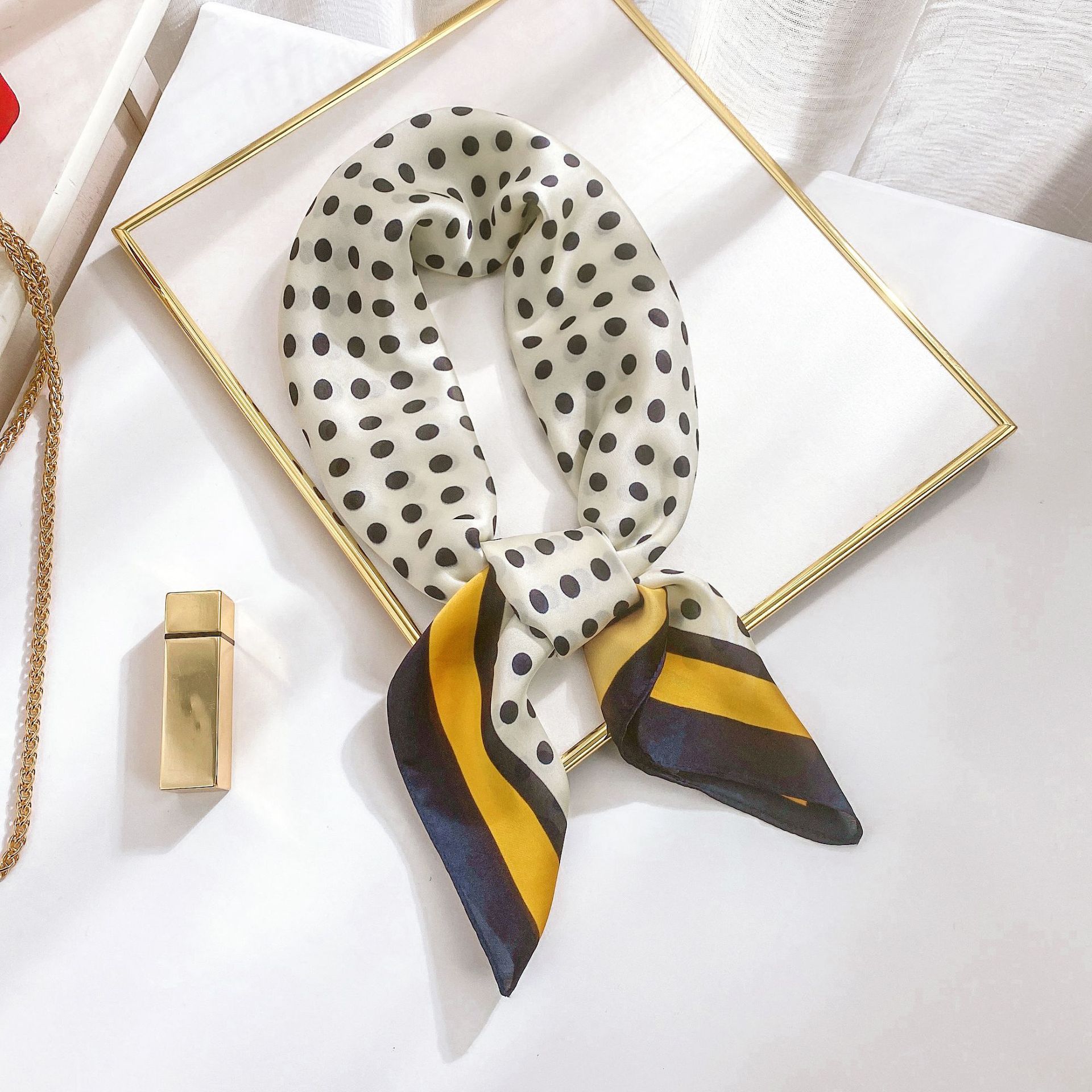 

Квадратный платок, атласный шелковый шейный шарф для женщин, повязка на голову, маленькие шали, бандана, шарфы на голову, 70 см 70*70CM .