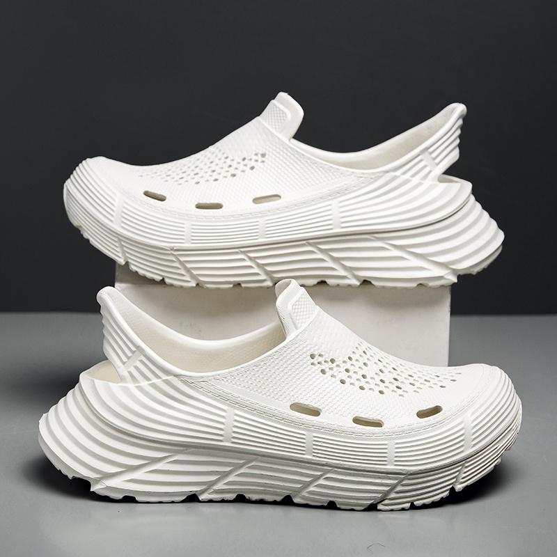 Fashion Design Sandals New Women Men Breathable Garden Clogs Shoes Outdoor EVA Holes Beach Shoes Summer House Slippers