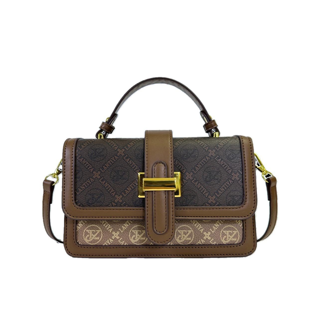 

Spring and summer high-end bags small bags women s bags 2025 new texture fashionable hand-held crossbody small square bags height 14cm, width 21cm, thickness 7cm коричневий