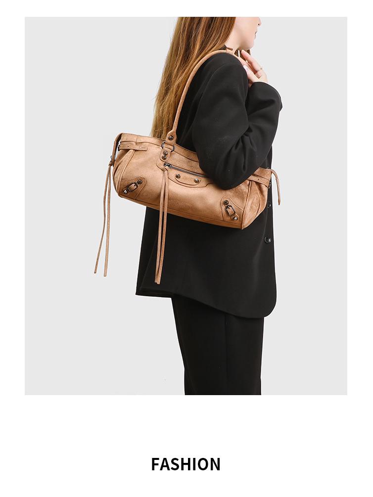 Modna zamszowa torba motocyklowa: Wszechstronna torebka i listonoszka dla kobiet