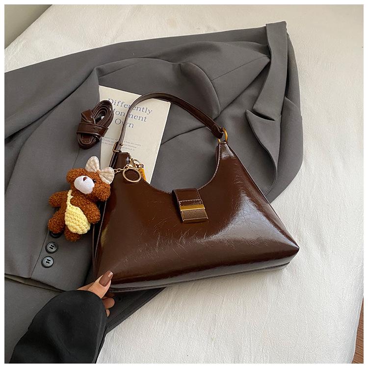 French retro shoulder bag underarm 2025 new foreign style texture solid color handbag European and American retro small square bag