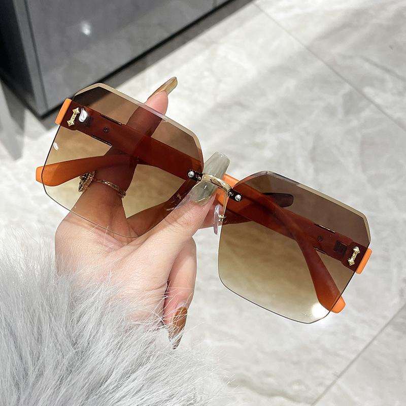 Fashion Rimless Sunglasses Women's Advanced Sense New Big Frame Slim UV Protective Sunglasses Gradient Luxury Eyewear