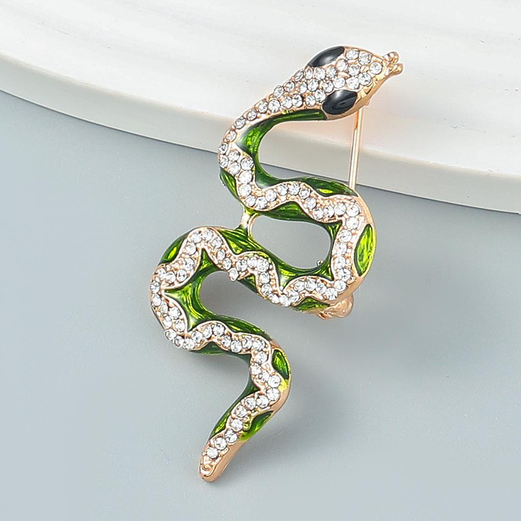 Popular Vintage Diamond Blue Snake Brooch Fashion Versatile Animal Pin Clothing Brooch Accessories