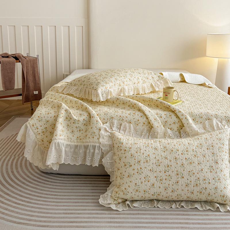 Korean Style Thickened All-Cotton Lace Bedspread Set (1.8m)