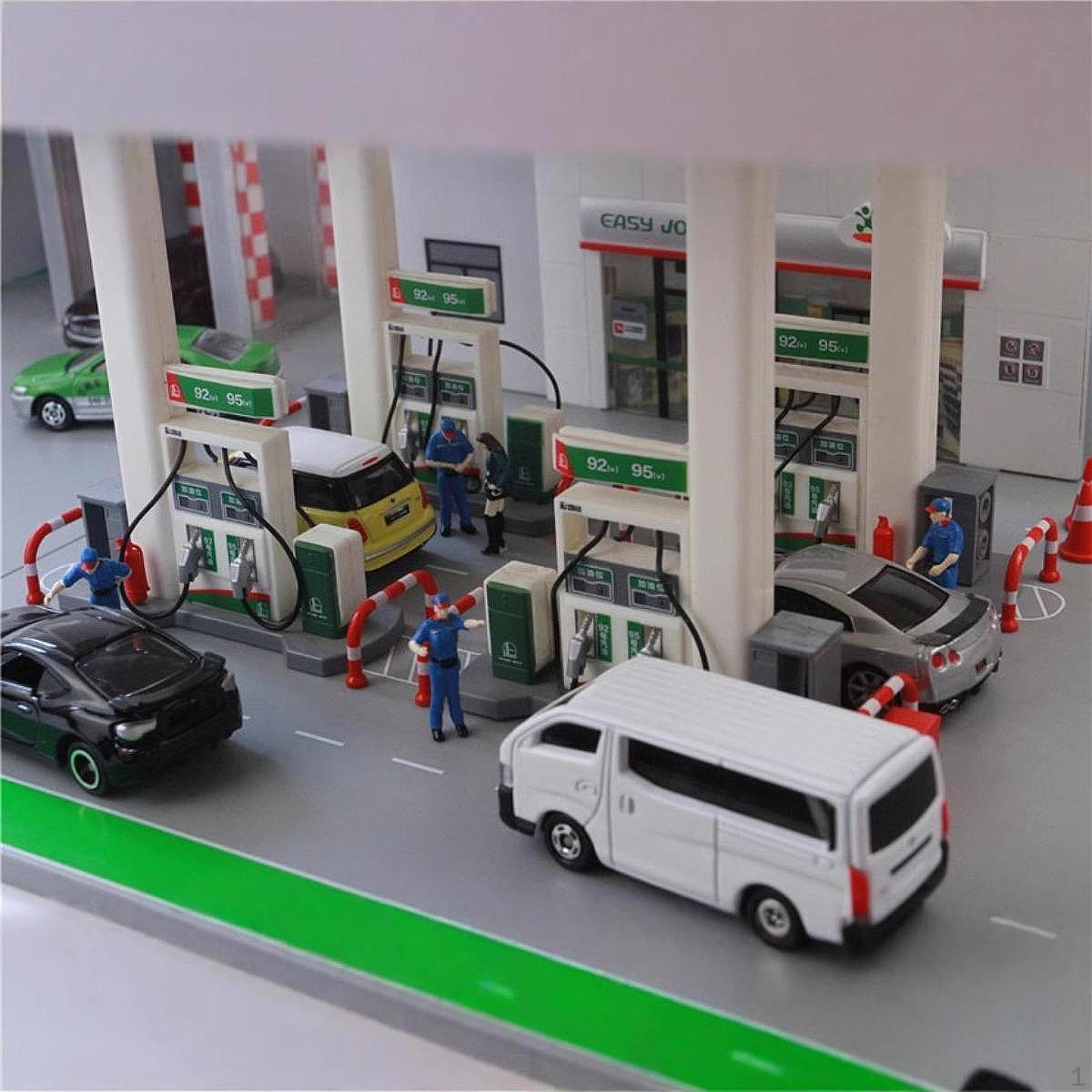 

Набор из 5 фигурок людей в масштабе 1/64 для аранжировки сцен blue set