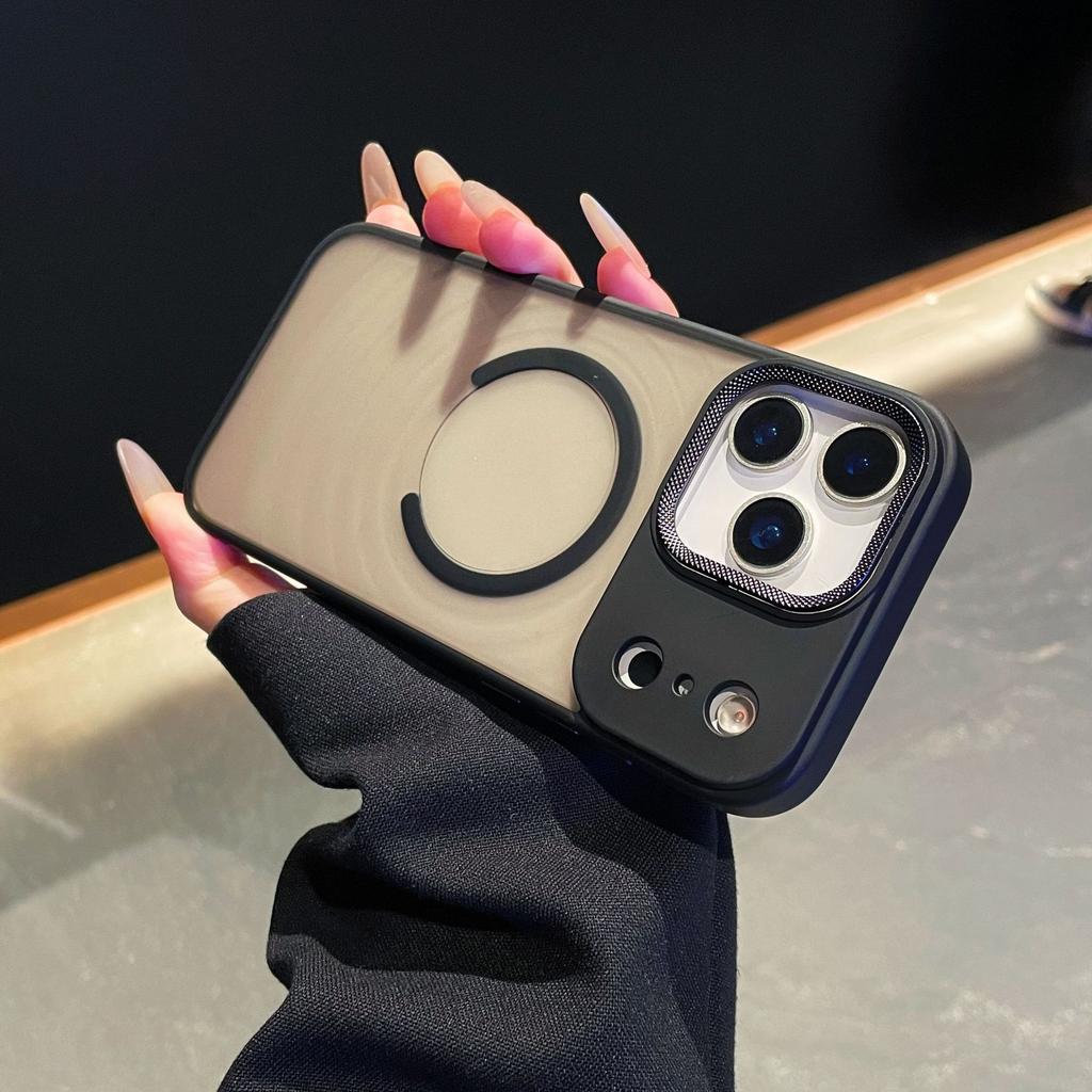 Non-toxic Magnetic Suction Is Suitable for IPhone17 ProMax Phone Cases with A Matte Skin Feel. Apple 16 Full Package Anti Drop Protective Case