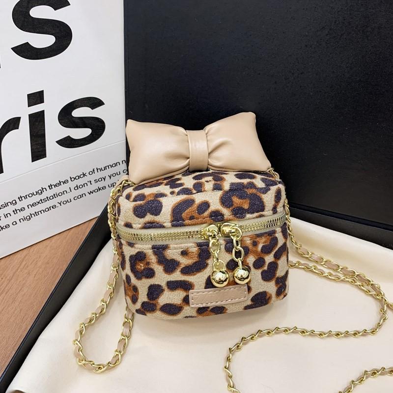 Trendy Leopard Print Stylish Crossbody Bag For Kids With Chic Bow Design