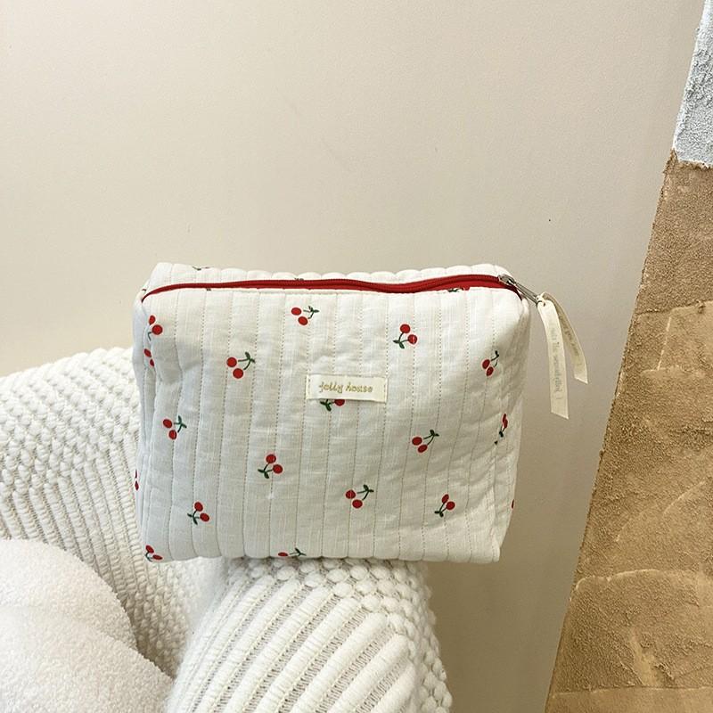 Ladies Cotton Quilted Makeup Bag Large Capacity Cherry Printed Travel Toiletry Storage Bag Cute Women's Cosmetic Bags