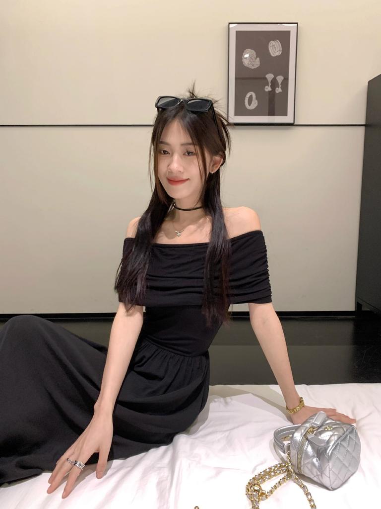 Human Cotton French Light Ripe Feeling Hepburn Style Temperament One-word Shoulder Black Dress Summer Waist Gentle Long Dress