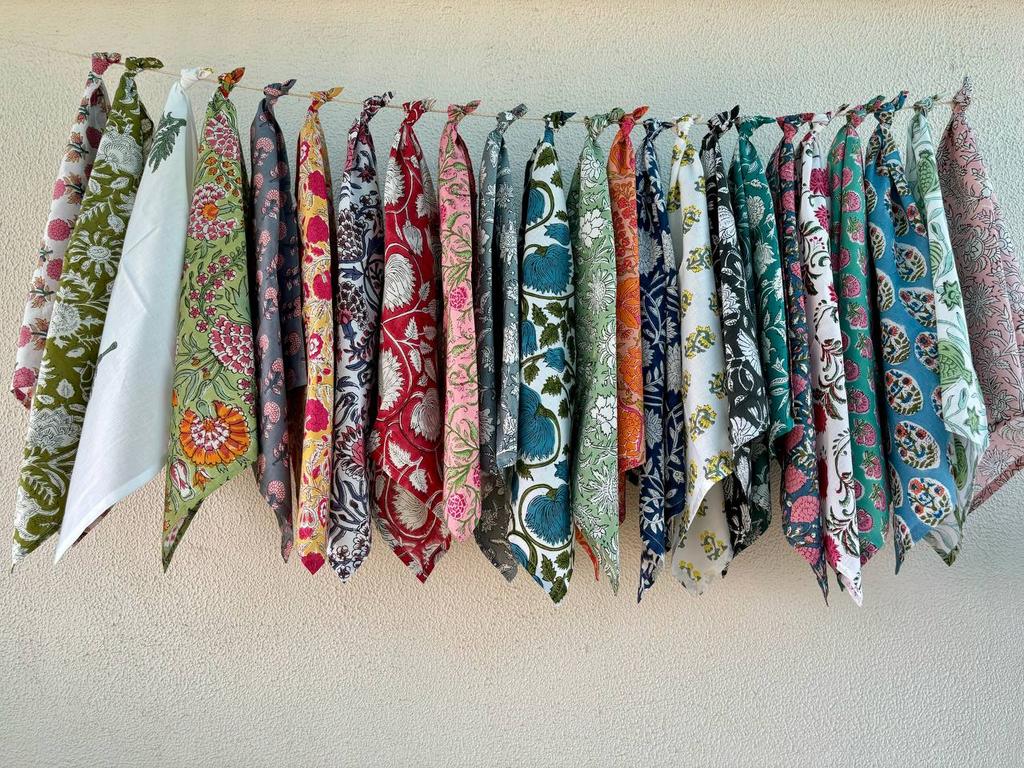 Pack of 10 Assorted Mix and match floral Napkins Custom Hand Block Floral 100% Cotton Cloth Napkins dining napkins christmas thanksgiving