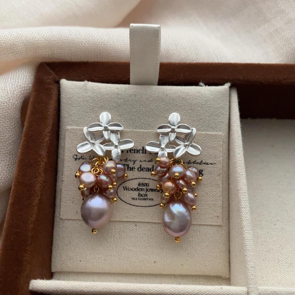 Three-Dimensional Flower Pearl Earrings Earrings Retro Light Luxury Exquisite Niche Design Elegant Light Luxury Art Fresh And Versatile