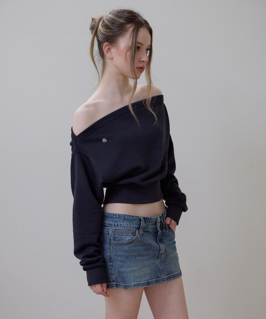 ROSEFRANTZ Crop Off Shoulder Sweatshirt [Charcoal]