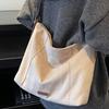 Lässige Wildleder-Tasche mit großem Fassungsvermögen für Damen, neue Retro-Umhängetasche für Pendler, hochwertiger Shopper für Damen