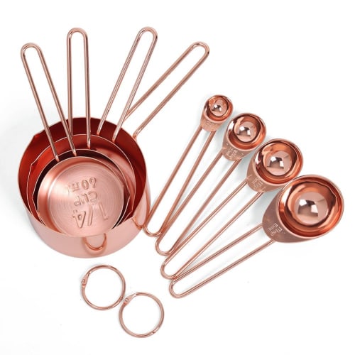 

Vaorwne 8-Piece Rose Gold Stainless Steel Measuring Cup and Engraved Measuring Spoon Set with Spout and Mirror Finish for Baking and Cooking