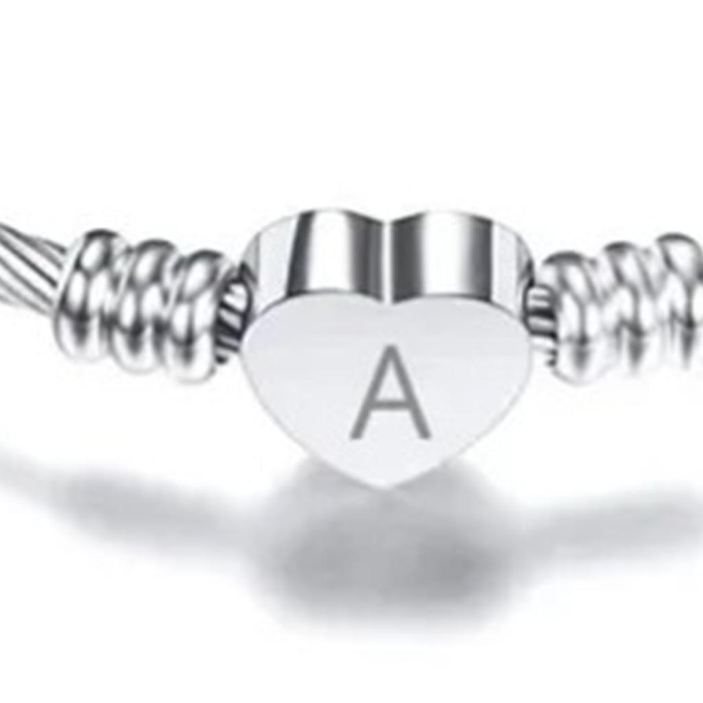 Náramek s přívěskem ve tvaru srdce s písmenem A pro ženy a dívky, titanová ocel, nastavitelný, elegantní náramek, ocelová barva