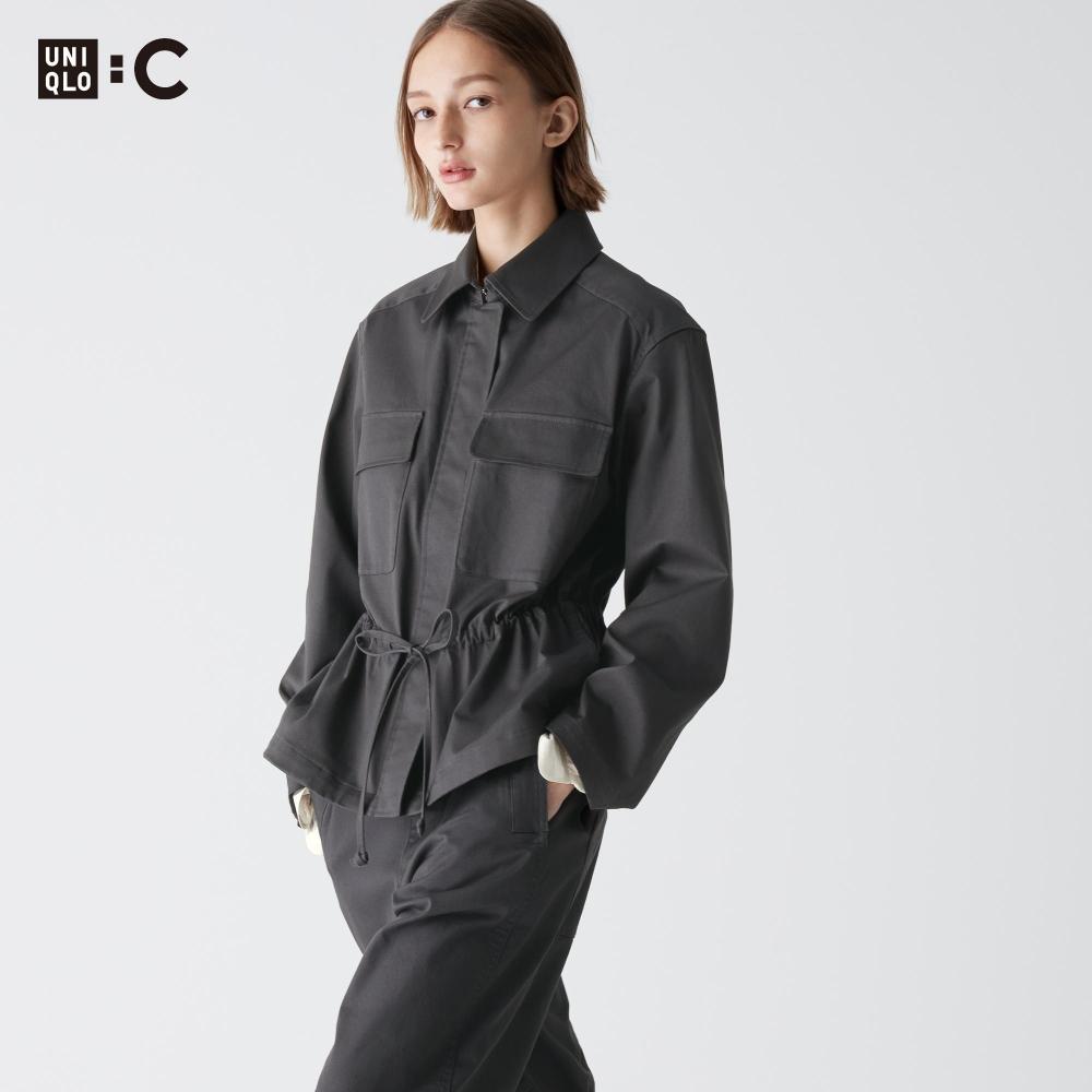 

Куртка UNIQLO из смесового хлопка со шнурком, можно сложить.