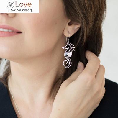 Vintage Silver Diamond Inlaid Seahorse Shaped Earrings Exquisite Alloy Hand Wound Metal Party Shopping Women 'S Earrings Jewelry