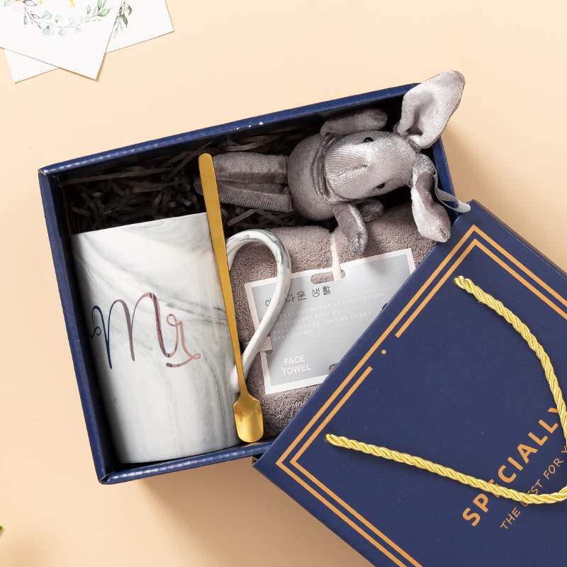 Creative Souvenir Mug Gift Box - Elegant Wedding & Bridesmaid Heartfelt Return Gift