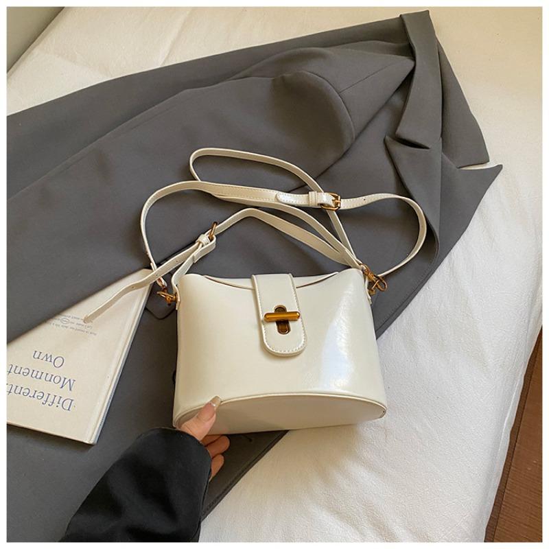 Hand carry trendy bucket bag women's autumn new niche fashion simple shoulder bag high value casual women's bag