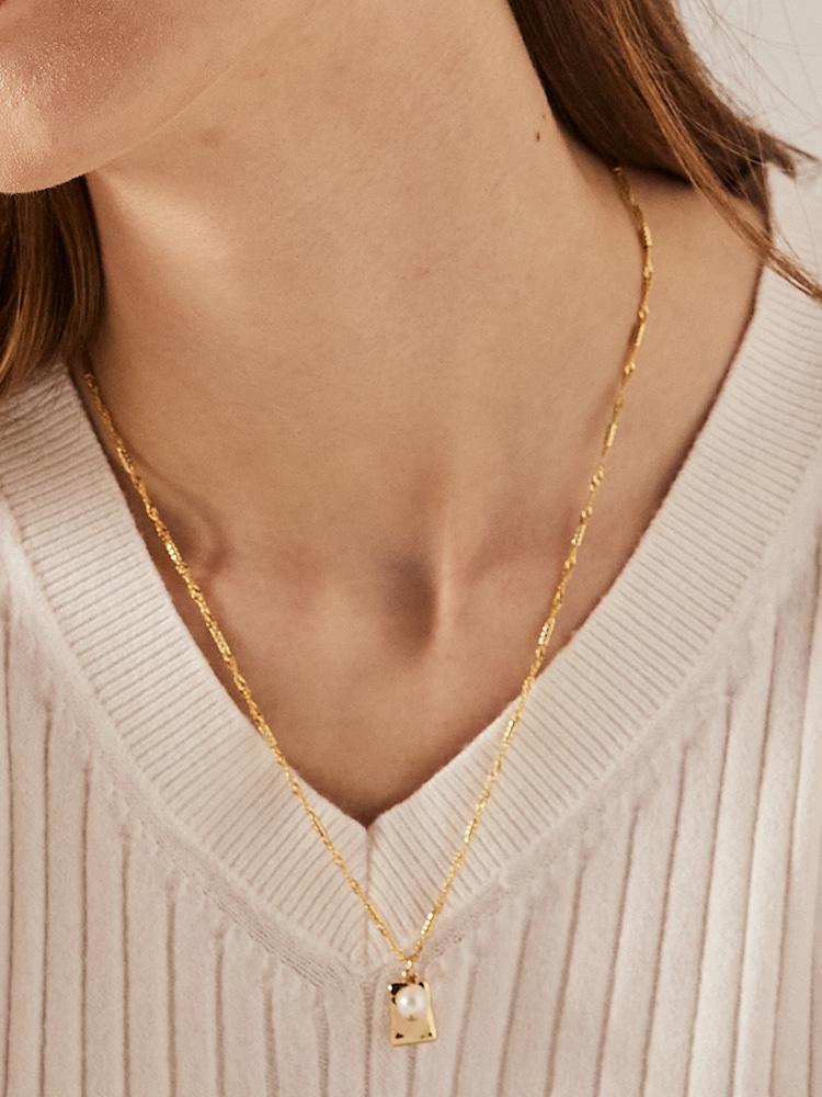 Sosoo Square Pendant Pearl Necklace