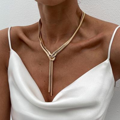 Sexy Mehrschichtige Flache Schlangenkette Halskette für Frauen Trend Goldfarbe Lange Quaste Brustkette Alltagsschmuck am Hals