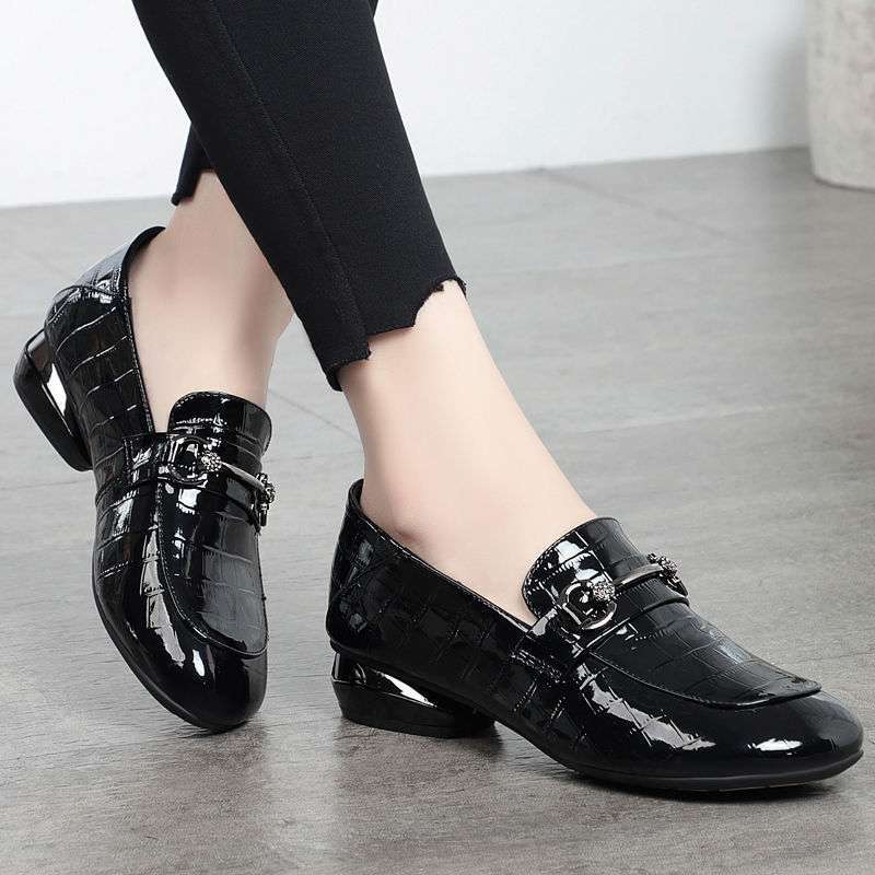 Soft Leather Single Shoes Women's New British Style Leather Shoes Bright Leather One Pedal Two Shoes