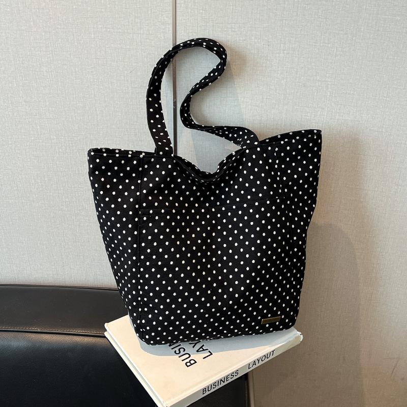 2025 summer new pleated shoulder bag simple and fashionable solid color bag commuting foreign style large capacity tote bag