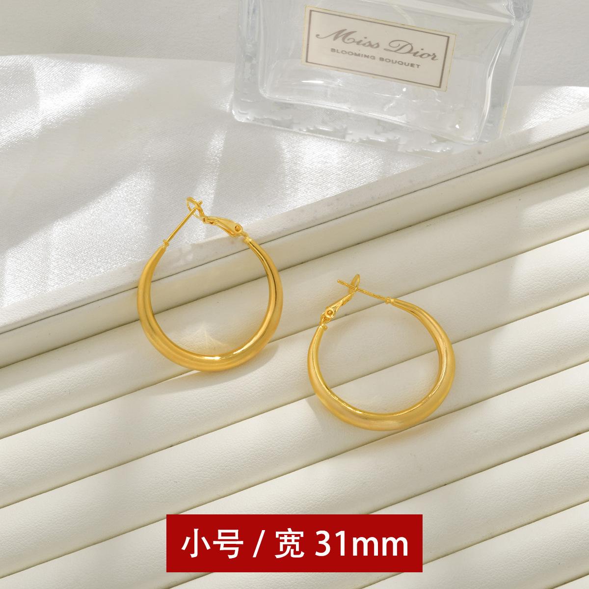 European and American exaggerated circle earrings, high-end sense, personalized brushed light luxury earrings, large circle temperament