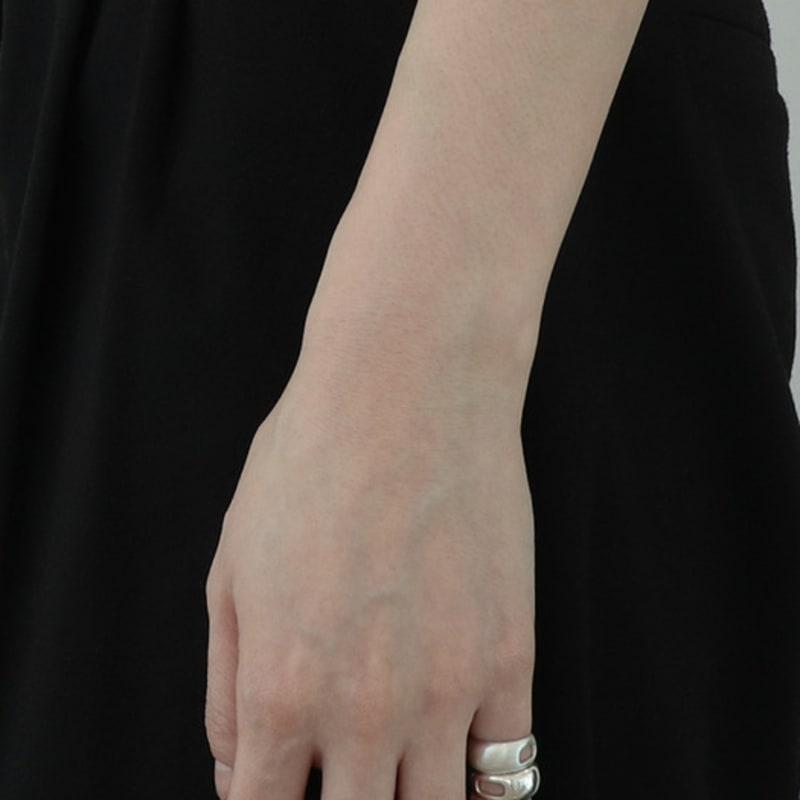 SUIOVE Curve hole Ring