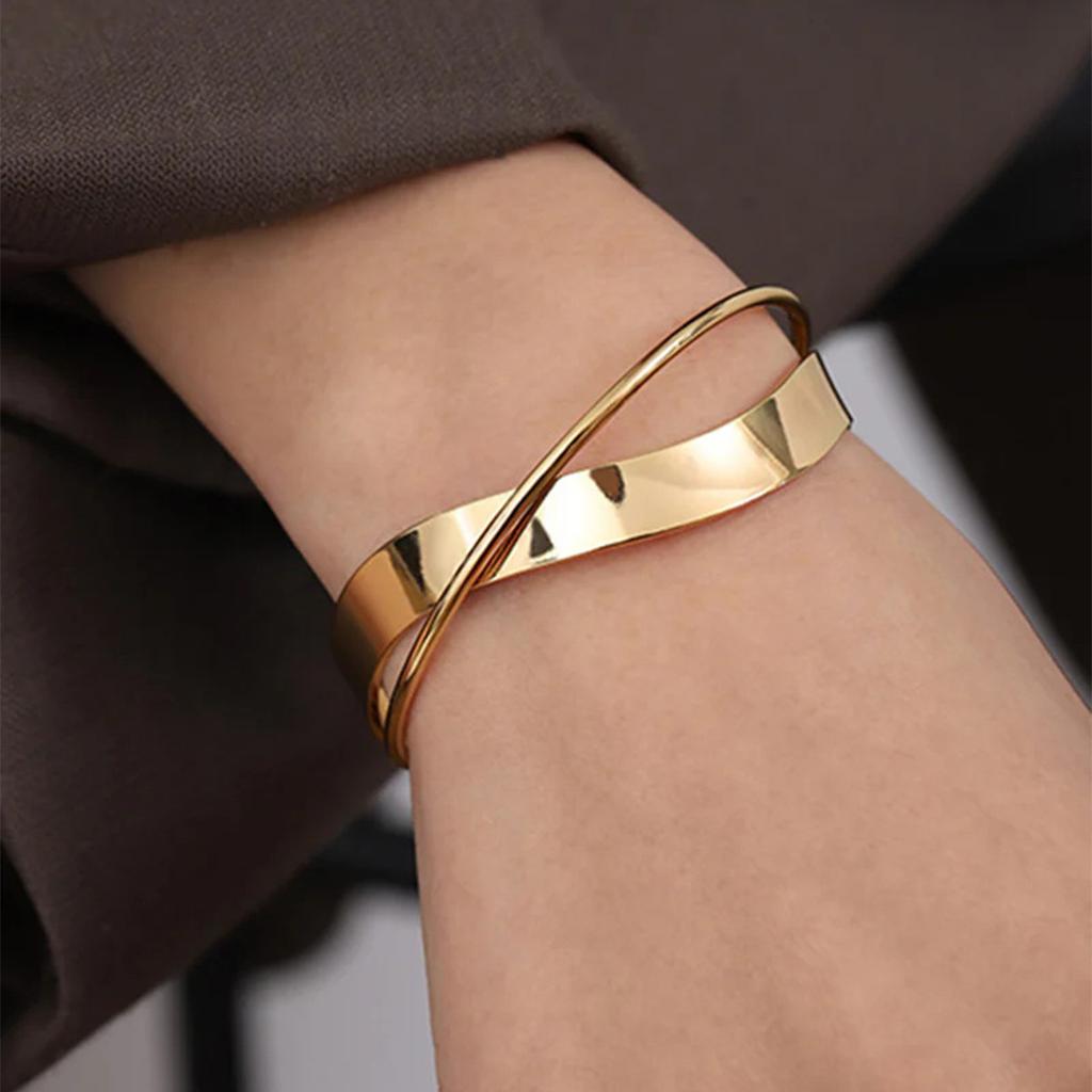 Yori Minimalist Stainless Steel Metal Irregular 18K Golden PVD Bracelet Bangle Distinctive Jewelry Wholesale 2025