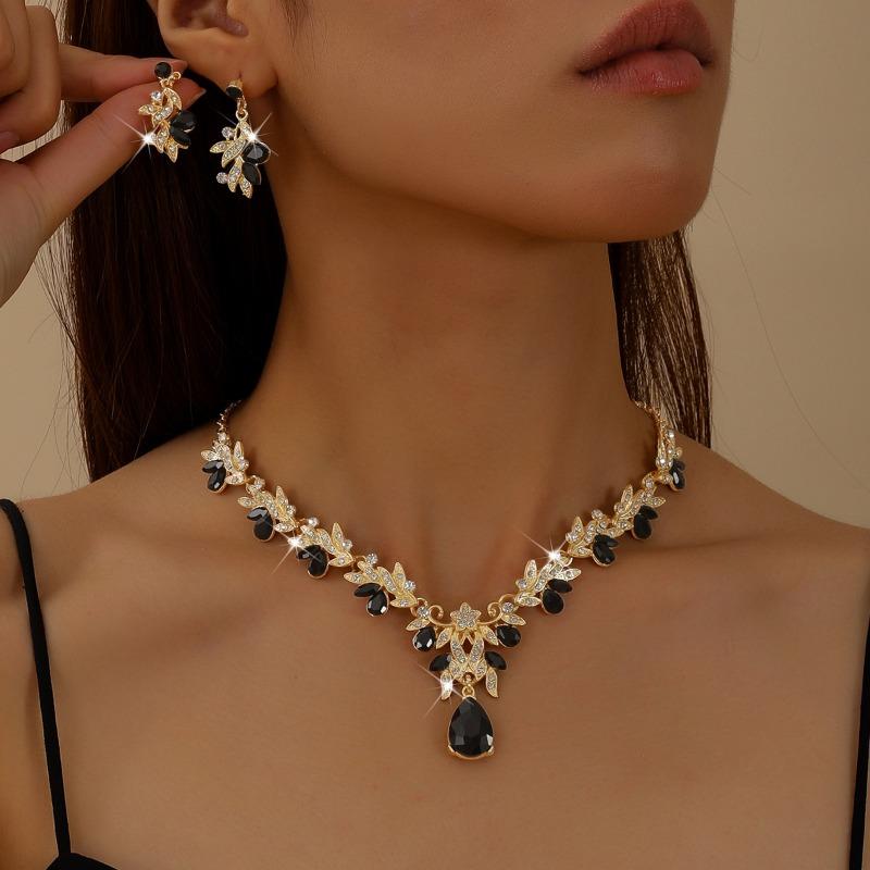 Bridal Necklace and Earrings Set, Crystal Wedding Dress, Banquet Attire, Costume Matching