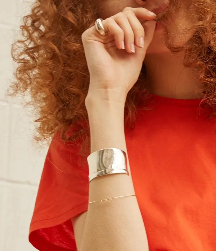 WAVE WIDE BANGLE
