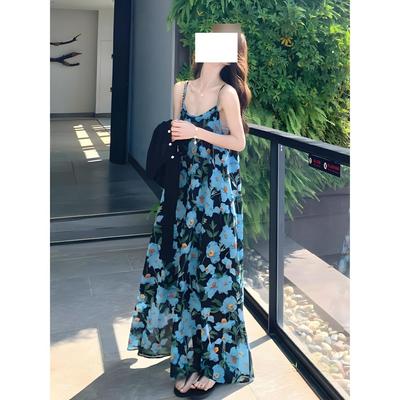 Vestido de suspensório floral azul para férias na praia, suéter de malha versátil de verão para mulheres, temperamento casual, moda praia