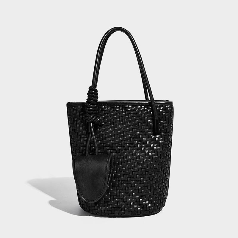 Niche Handwoven Fashion Handheld Bucket Bag for Women 2025 New Versatile Exquisite Light Luxury Shoulder Bag Crossbody Bag