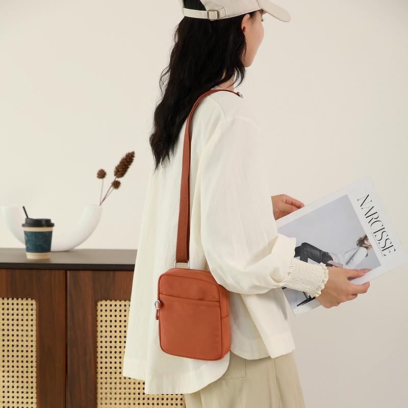 Small Bag Women's Shoulder Crossbody Bag Nylon Small Square Bag Mobile Phone Bag