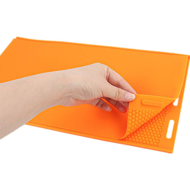 

Силиконовая форма для пчелиного воска Лист пчелиного воска Гибкий пресс для вощины из пчелиного воска Машина для тиснения Принадлежности для пчеловодства Вощина для гнезд оранжевый