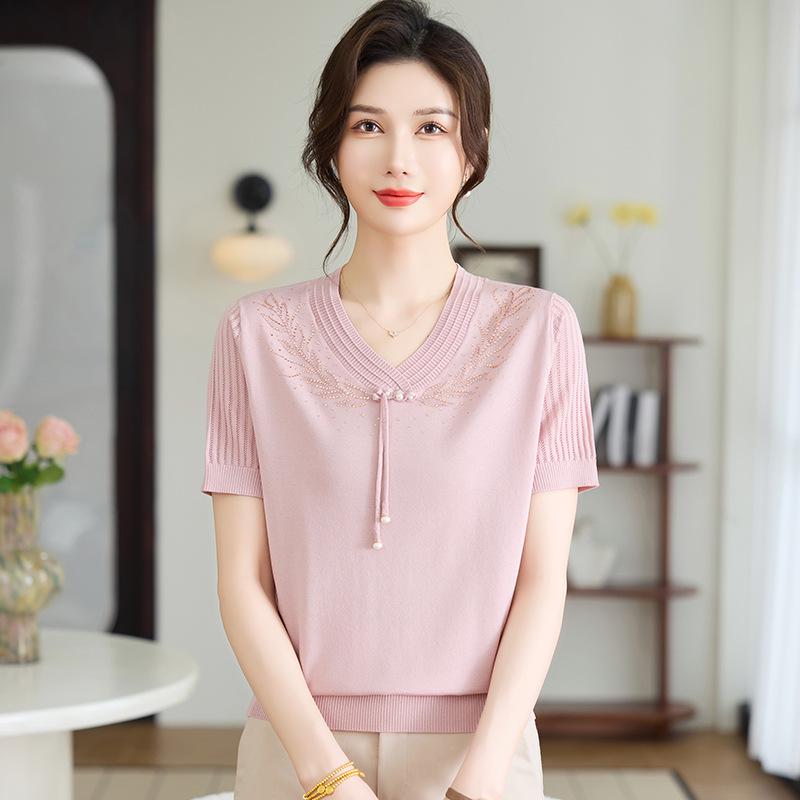 Mom's Chic Summer Knit Top with Frog Buttons - Youthful Short-Sleeved T-Shirt for Middle-Aged and Elderly Women