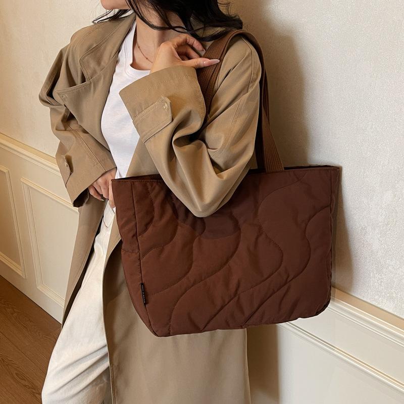 Solid color versatile quilted tote bag women's padded one-shoulder cotton jacket college student minimalist style class commuting handbag