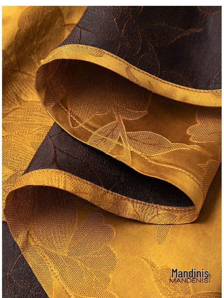 Andningsbar Gazeväst med Silkesblomma och Grodknapp - Damväst i Guld i Konstnärlig Kinesisk Stil